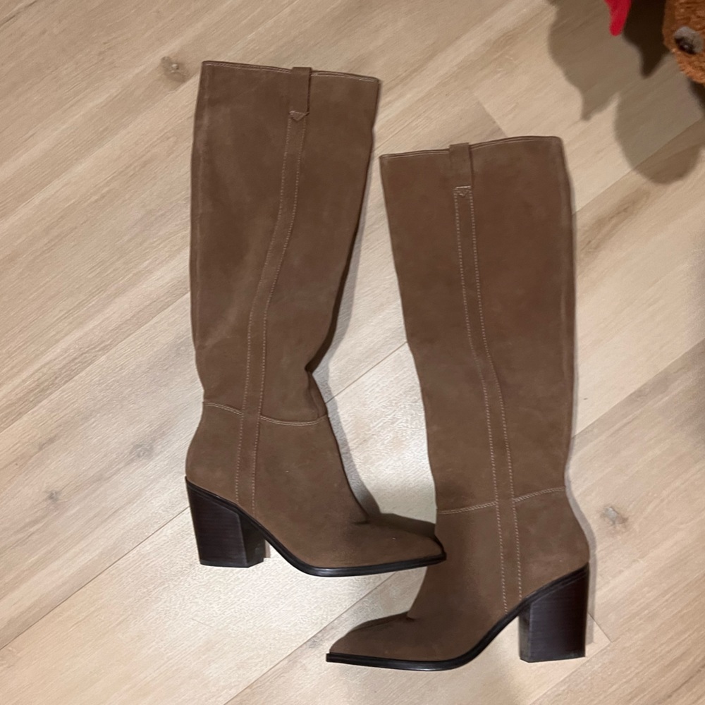 Nine West women’s heeled knee high boot